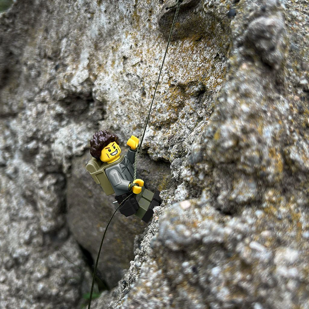 PDW Adventurer v2 Mini-Fig - Image 5