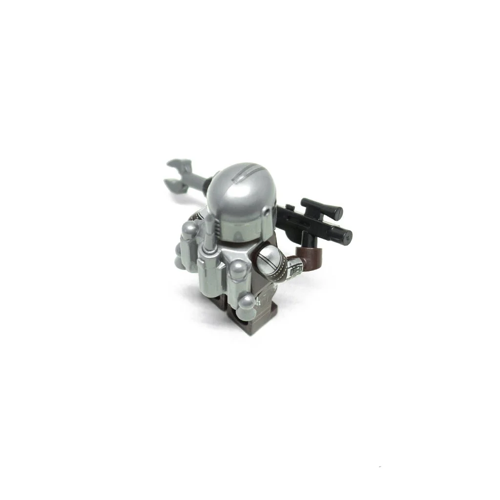 The Mandalorian and Grogu Mini-Fig - Image 2